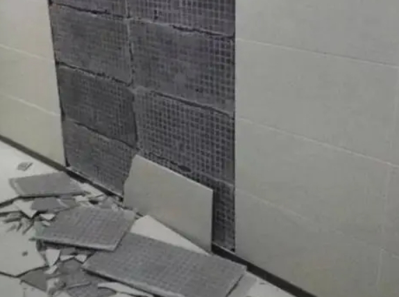 九龙瓷砖空鼓维修公司分享下九龙墙砖松动维修的知识